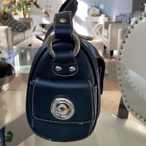 Black Leather shoulder bag - Picture 2 of 11